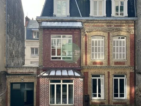 Propriété 8 pièces 240 m²