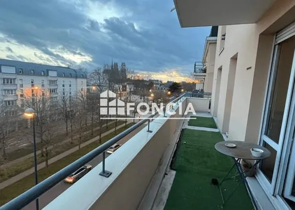 Charmant T2 de 47 m² avec balcon et parking dans une résidence sécurisée