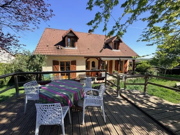 PRAUTHOY BELLE MAISON DE 6 PIECES AVEC GRAND JARDIN