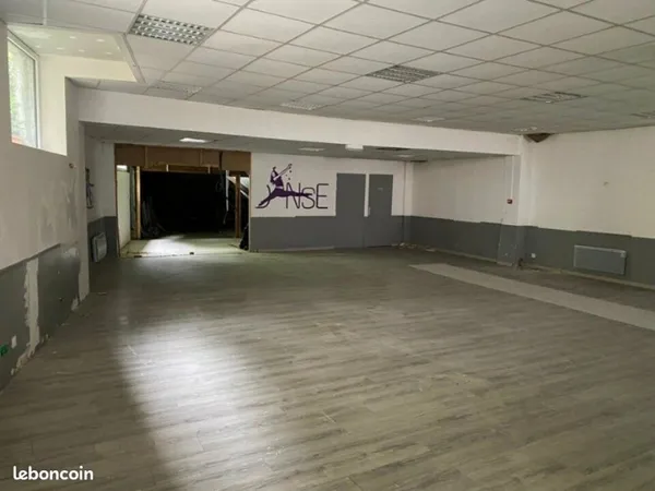 LOCAL COMMERCIAL 275 m² BRIVE LA GAILLARDE