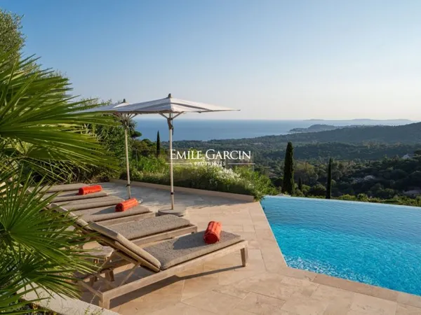 Propriété à la location - La Croix Valmer - Vue mer et collines