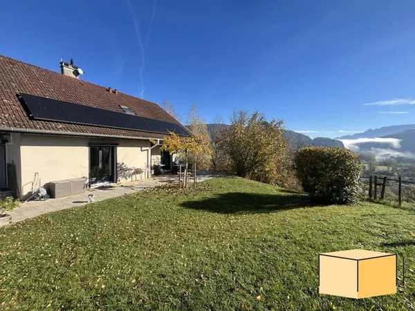 Villa traditionnelle avec vue exceptionnelle