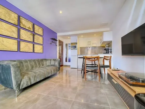 Meublé :CANNES - STUDIO DANS VILLA AVEC JARDIN