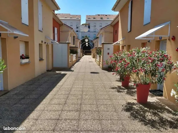 Colocation Villeurbanne grand Clément...maison 126 M2 + jardin + Garage
