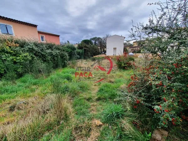 Terrain constructible avec permis accordé