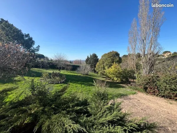 Terrain de 1600 m2