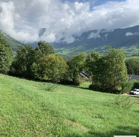 Terrain 608 m²