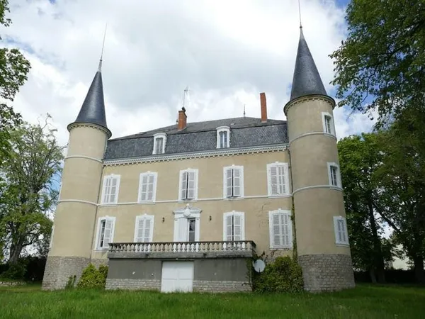 Manoir XVIIIo et ses dépendances sur domaine 73ha