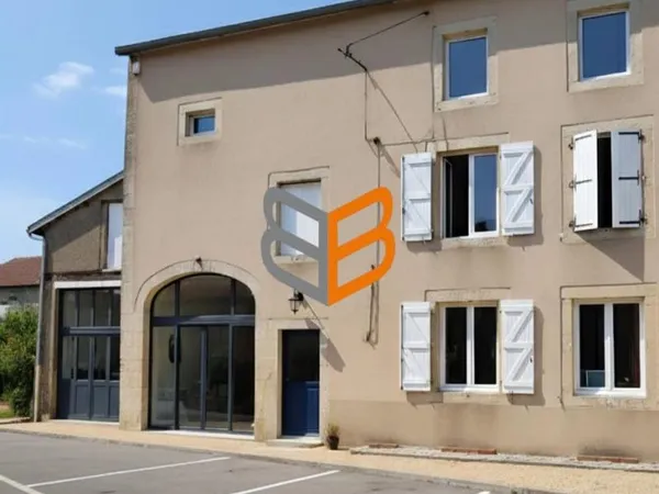 Maison à rénover 2 chambres jardin et garage