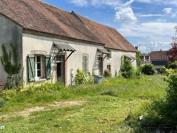 Longère 300 m² à rénover - Toiture neuve