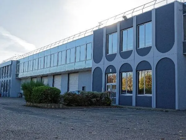 Entrepôt 1117 m²