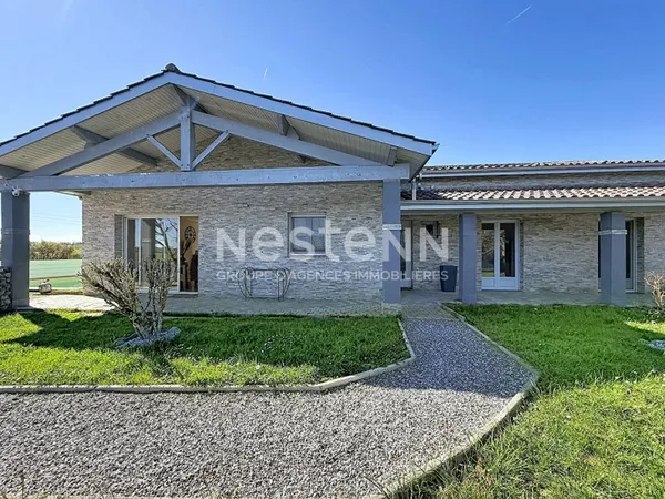 Maison de plain-pied à Nougaroulet 6 pièces 175 m2 avec piscine