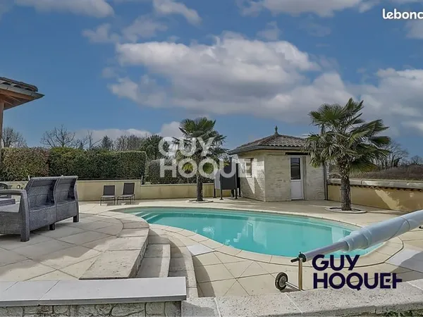 Villa 7 pièces 141 m²