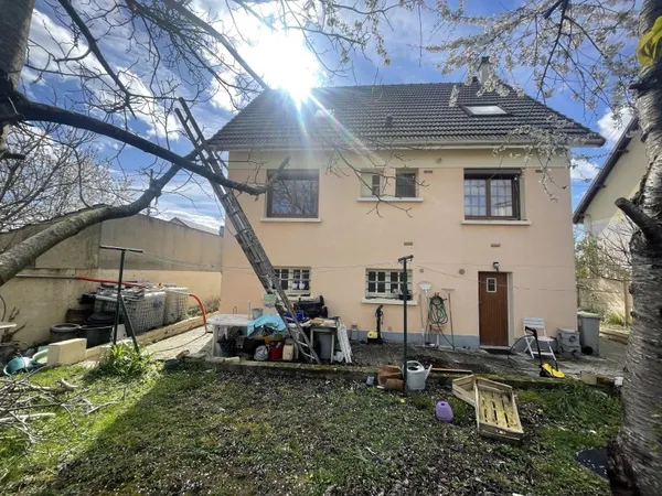 MAISON FAMILIALE DE 6 PIÈCES