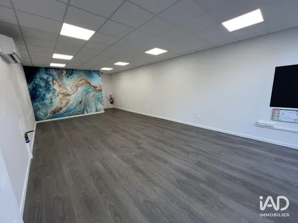 Immeuble commercial 57 m²