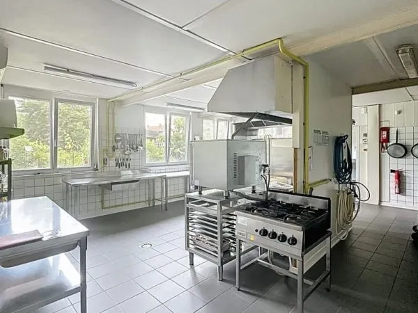 Fonds de commerce 420 m²