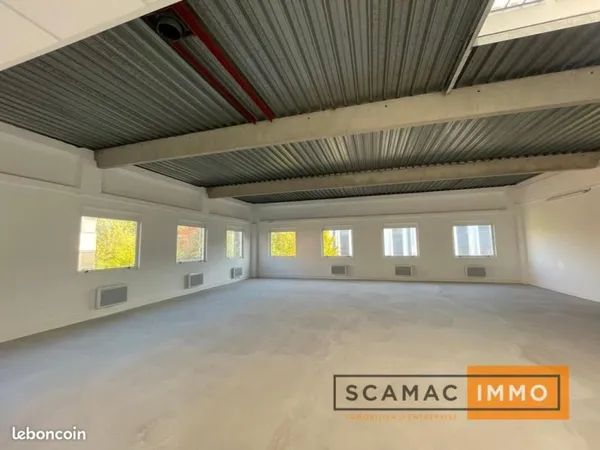 Local industriel 262 m²