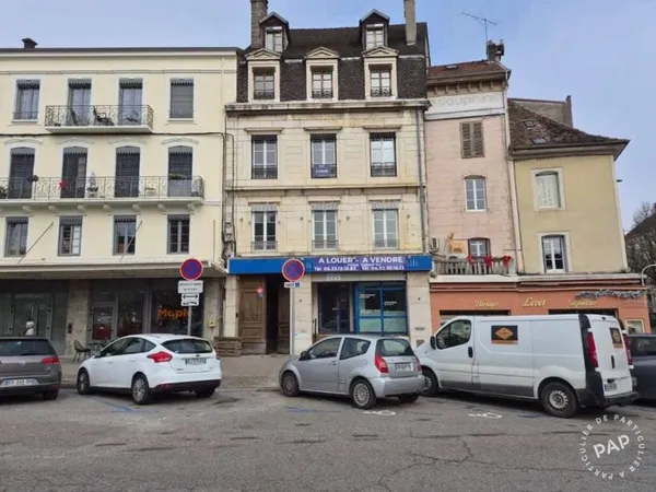Bureau 225 m²