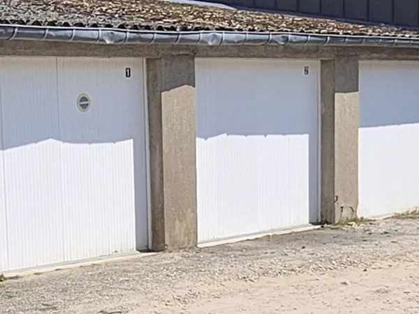 LORIENT PROCHE GARE ET QUARTIERS KERYADO MANIO KERENTRECH GARAGE A LOUER