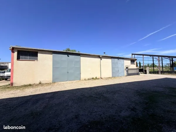 Location Hangar 350m2 et Bureau de 80m2