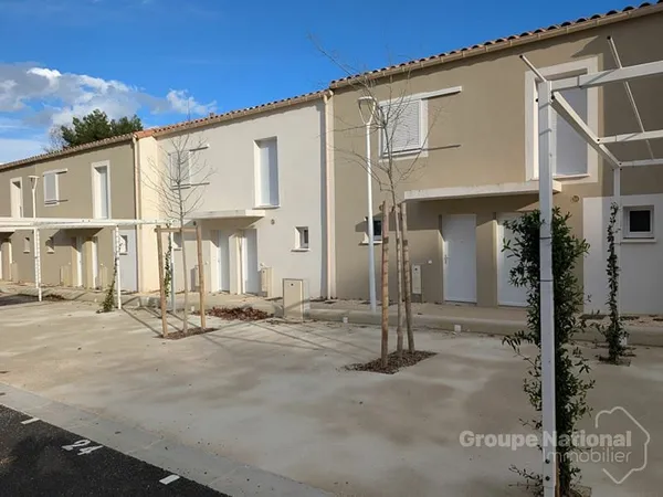 Maison Orgon 3 pièce(s) 69 m2 avec jardin et parking