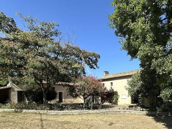 Maison 13 pièces 405 m²