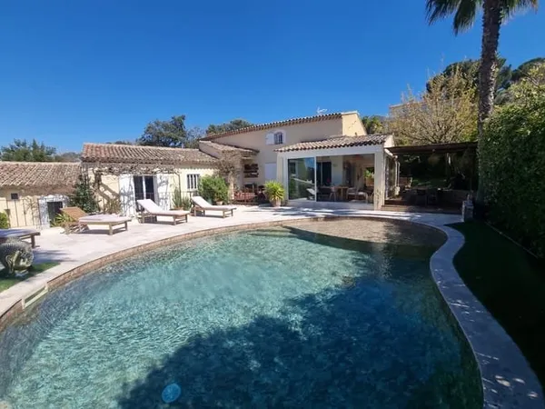 NOUVEAUTE AU BRUSC SPLENDIDE MAISON AVEC PISCINE