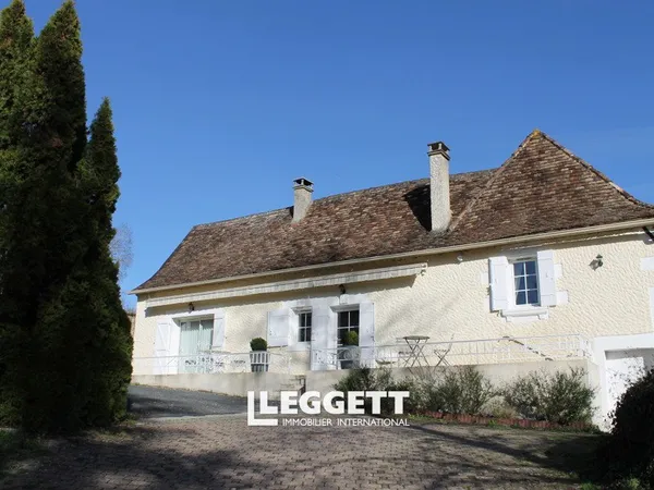 Maison 8 pièce(s), EYRAUD-CREMPSE-MAURENS