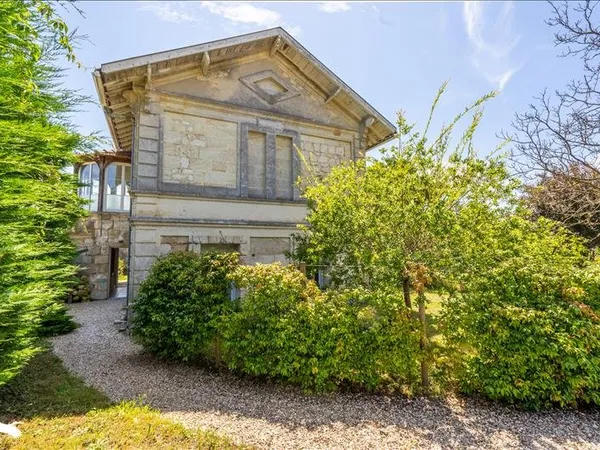 Maison en pierre 6 pièces 160 m²