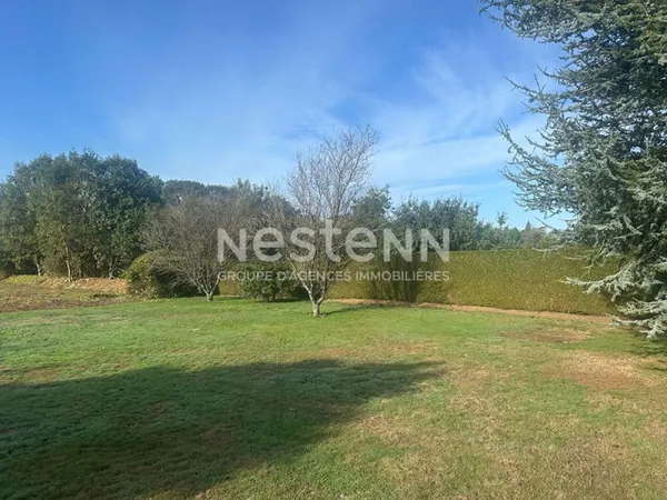 Terrain constructible à Questembert, 636 m2, proche centre, hors lotissement.