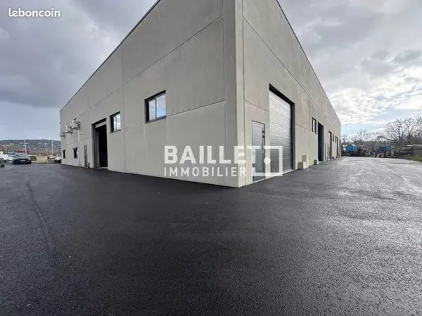 Entrepôt 158 m² Montauroux