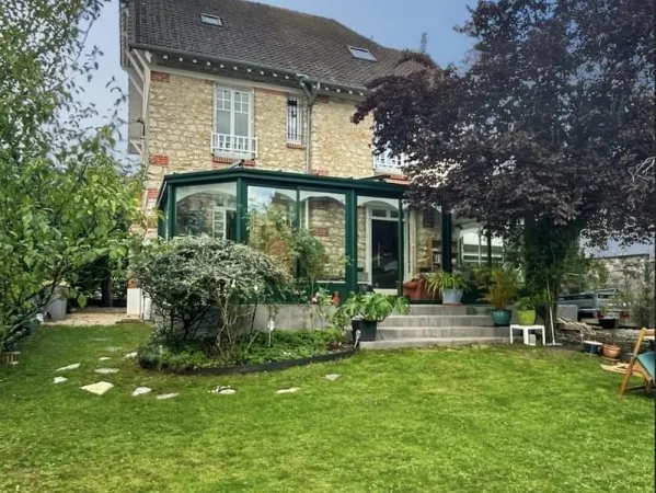 Maison bourgeoise de caractère - Meulière - 220 m² - 5 chambres - Sous-sol total