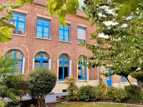 Maison de Maître rénovée 240 m² - Hypercentre St-Omer - Jardin & 3 Parkings