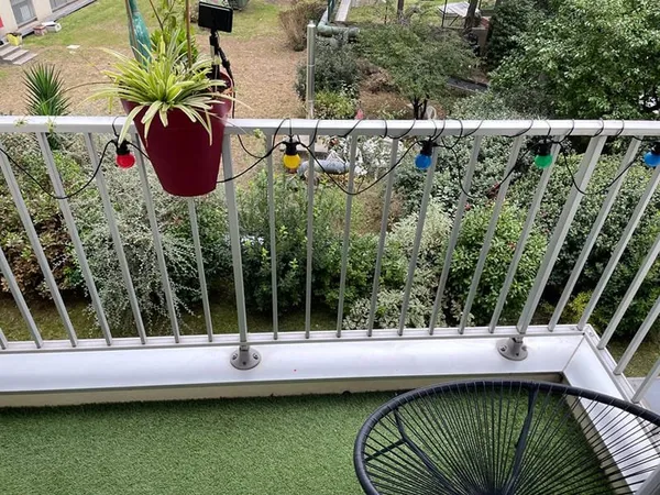 3 pièces avec balcon vendu loué, avec cave et parking en sous-sol, Paris 15ème.