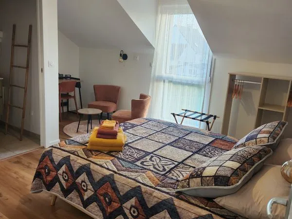 Chambre meublée