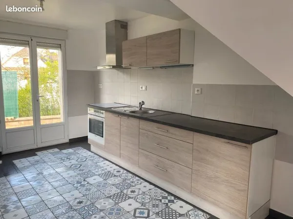 4 /5 pieces duplex maison mitoyenne