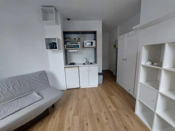 A LOUER - AGENCE GIBOIRE - STUDIO MEUBLE - NANTES / GRASLIN - QUAI DE LA FOSSE
