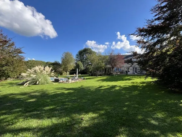 GRANDE ET JOLIE MAISON DE CAMPAGNE