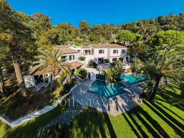 À Louer : Domaine de Luxe avec Vue Mer sur les Hauteurs de Saint-Paul de Vence