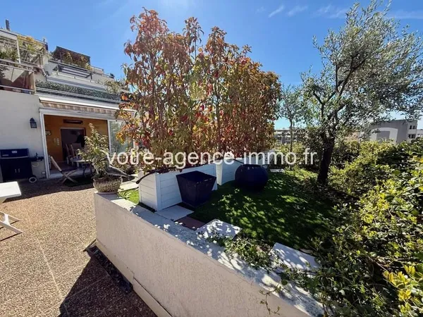 Nice St Roch beau 4 pièces avec terrasse de 105m² , loggia, cave et box fermé.