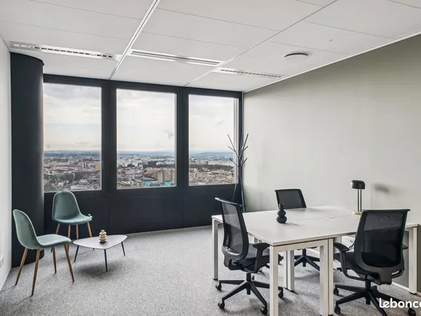 Bureau privé entièrement équipé pour 2 personnes à Lyon, Spaces Part-Dieu