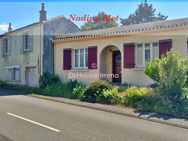 Immeuble comprenant une maison d'habitation de 135m² à rafraichir, une maisonnette de 45m² à réhabil