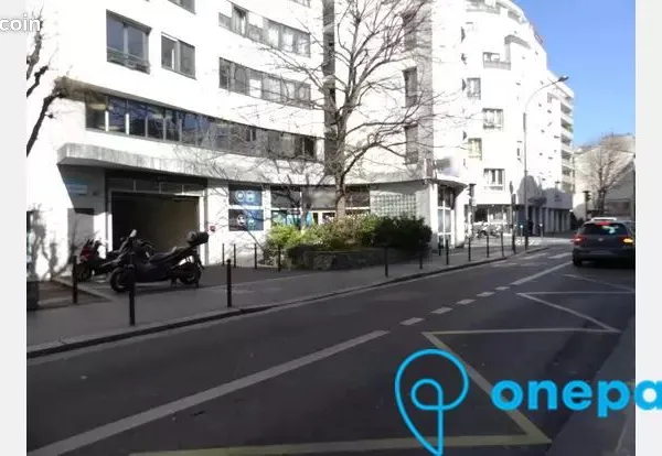 Parking/box 12 m² PARIS 20