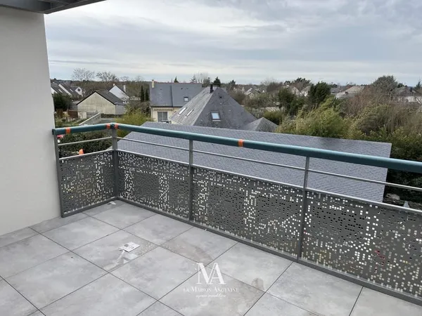 JUIGNÉ-SUR-LOIRE APPARTEMENT T4 AVEC ASCENSEUR