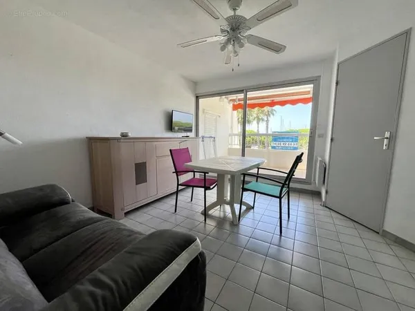 Appartement T2 cabine au 3ème étage avec un parking - PORT CAMARGUE LAC SALONIQUE