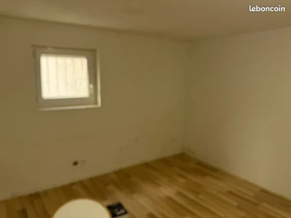 APPARTEMENT T2 vide disponible de suite après les travaux