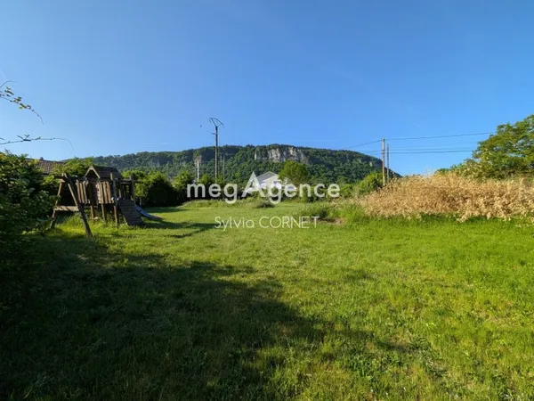 Terrain constructible idéalement situé