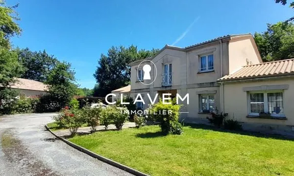 VILLA 5 CHAMBRES ET STUDIOS