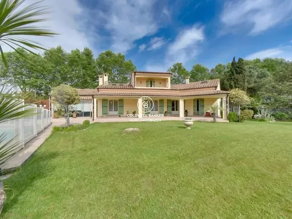 Villa 4 faces avec piscine et jardin paysager à Canohès