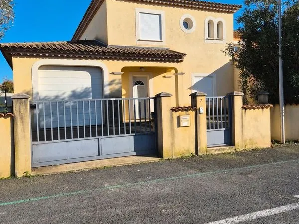Particulier vend villa de 150m2 sur la commune de Lignan s/orb